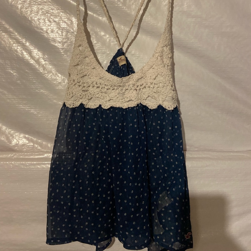 Hollister top